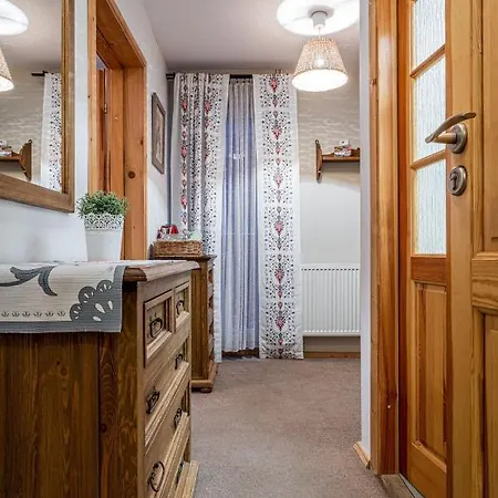 Cicha Woda Centrum ホームステイ