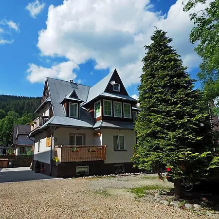 威拉西茶沃达中心酒店 *